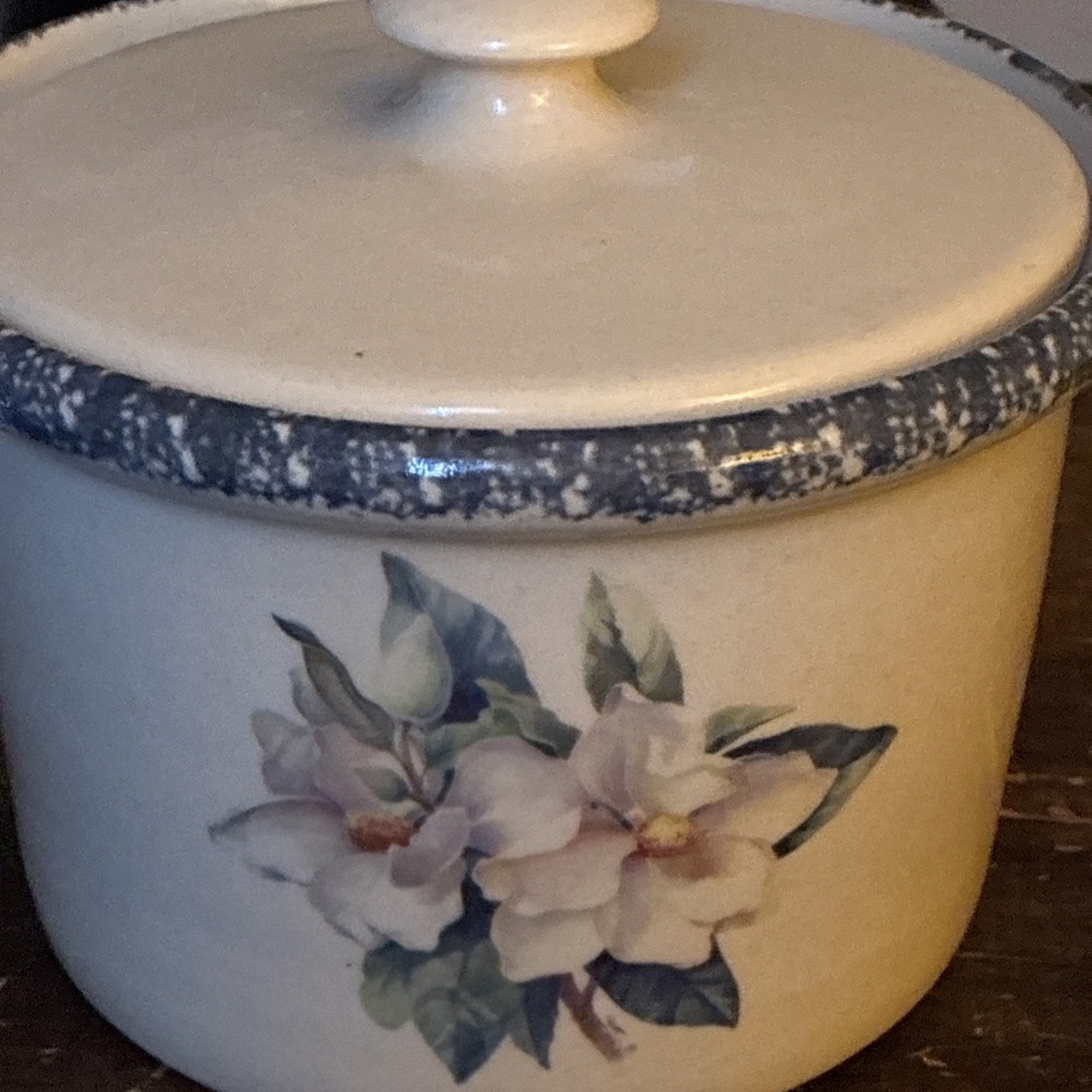 Magnolia Crock Home & Garden Party Stoneware wLid 6 1/2" Across Rim 5 1/2 T Rare